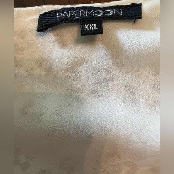 Papermoon XXL white top with tan flowers - Picture 3 of 5